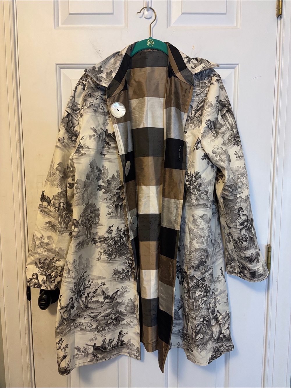 Boutique Reversible Toile Silk Trench Coat in Cream and Black